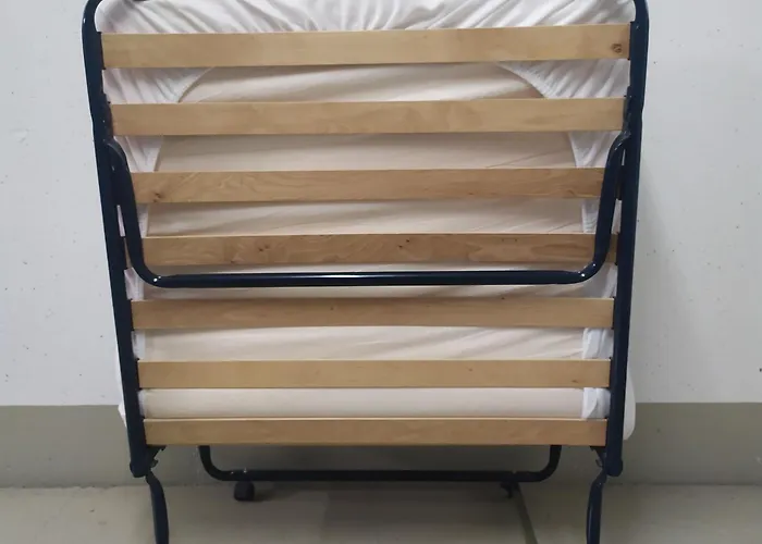 Quiet Peaceful 2br With Parking In Kirchberg דירה *