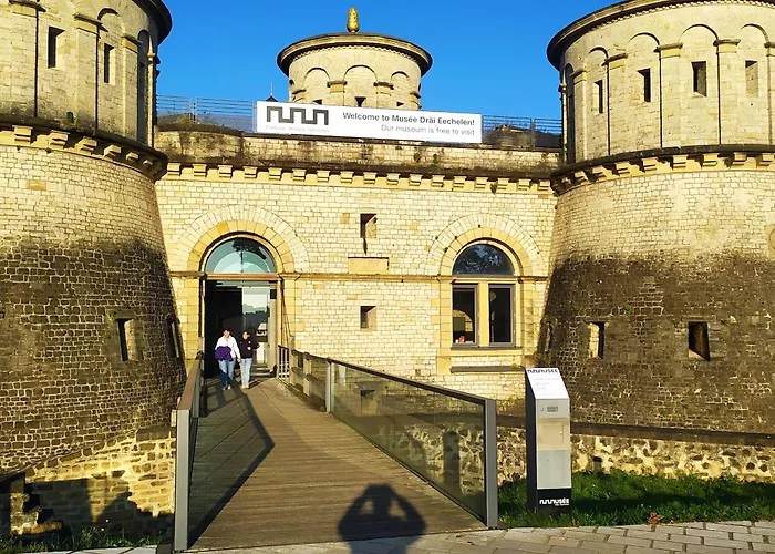 アパート Quiet Peaceful 2br With Parking In Kirchberg ルクセンブルク