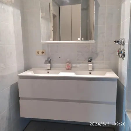 Quiet Peaceful 2br With Parking In Kirchberg * Lussemburgo